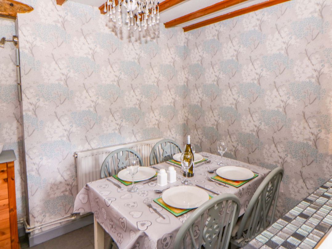 Old Farmhouse Cottage