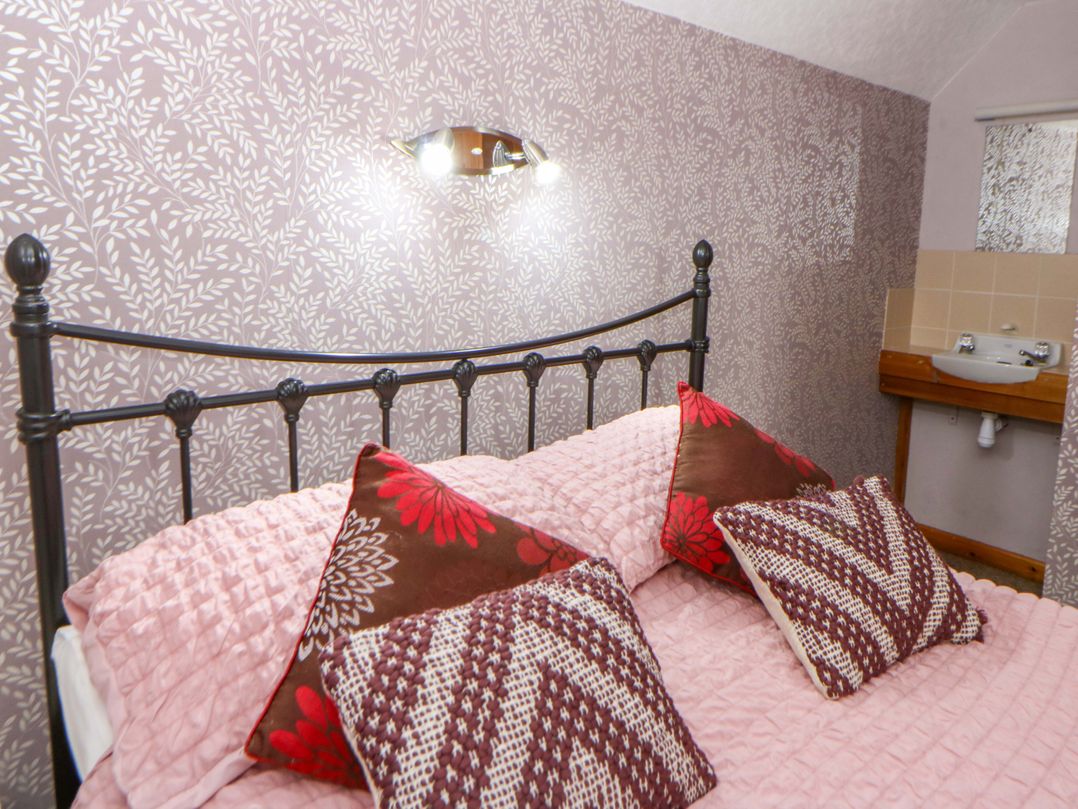 Old Farmhouse Cottage