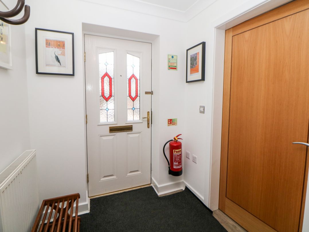 2 Carr Farm Close