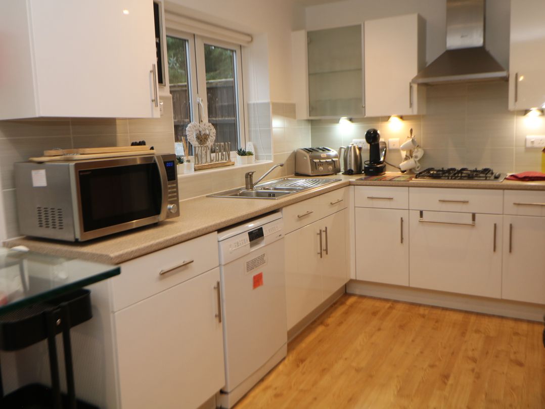 2 Carr Farm Close