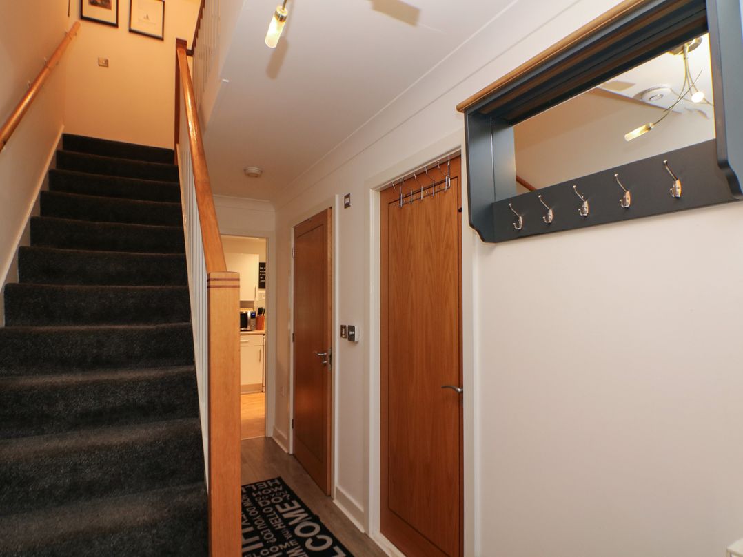 2 Carr Farm Close