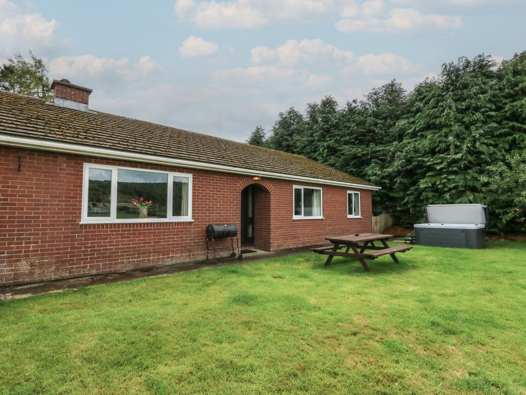 Glanyrafon Bungalow