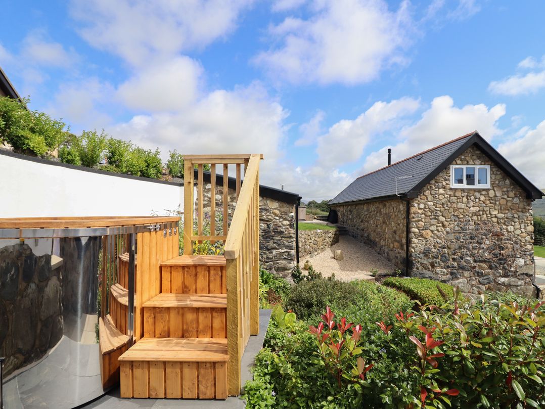 Bryn Eglwys Barn