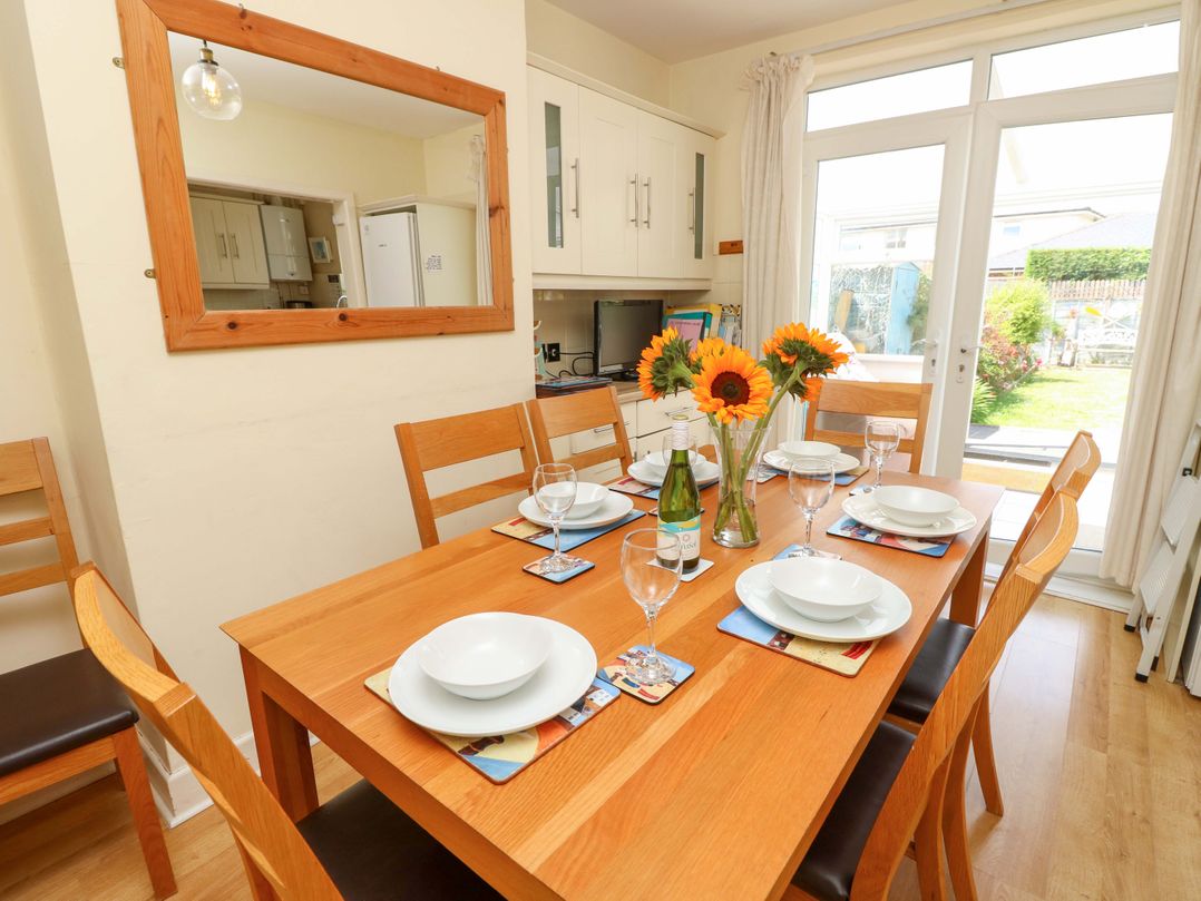 32 Cranleigh Close