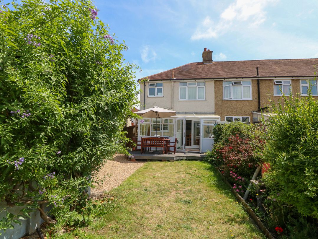 32 Cranleigh Close