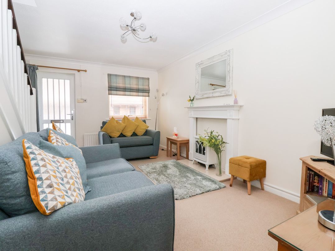 17 Fewster Way