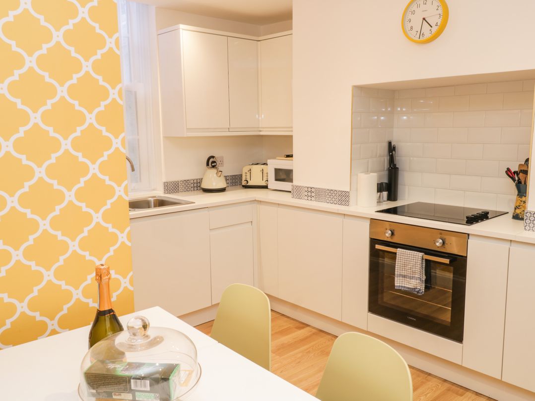 West Cliff Apartment in Whitby, North Yorkshire Cottages & Lodges