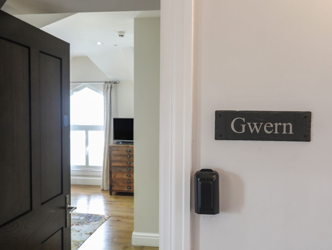 Harlech Apartments - Gwern