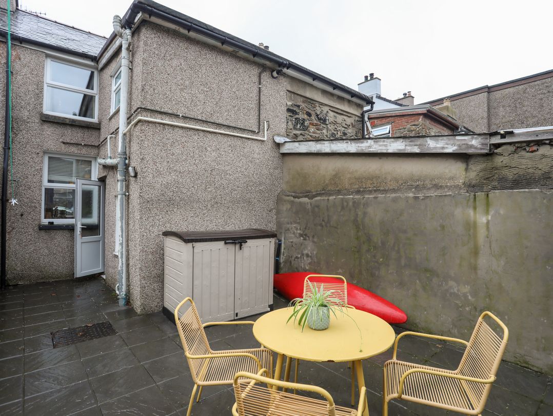 5 Thomas Street