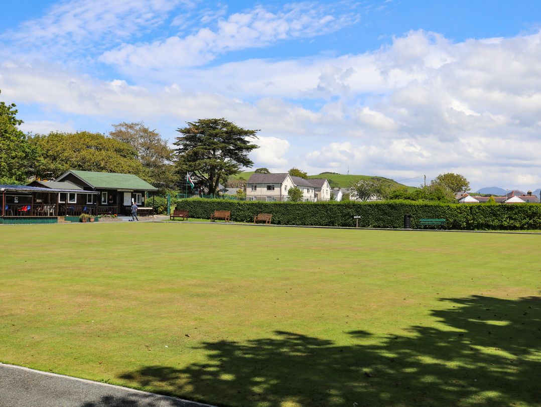 Golygfa'r Gastell / Castle View