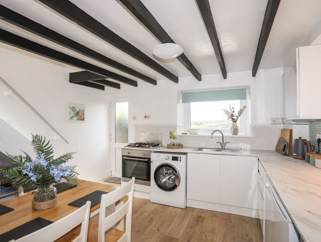 12 Brynffynnon