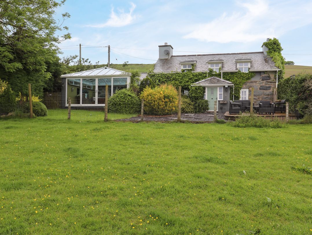 Ty Newydd