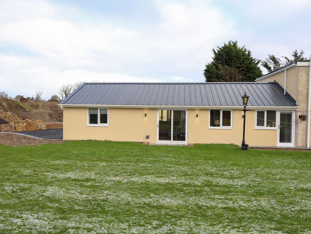 Ynys Uchaf, Benllech - Sleeps 4 guests
