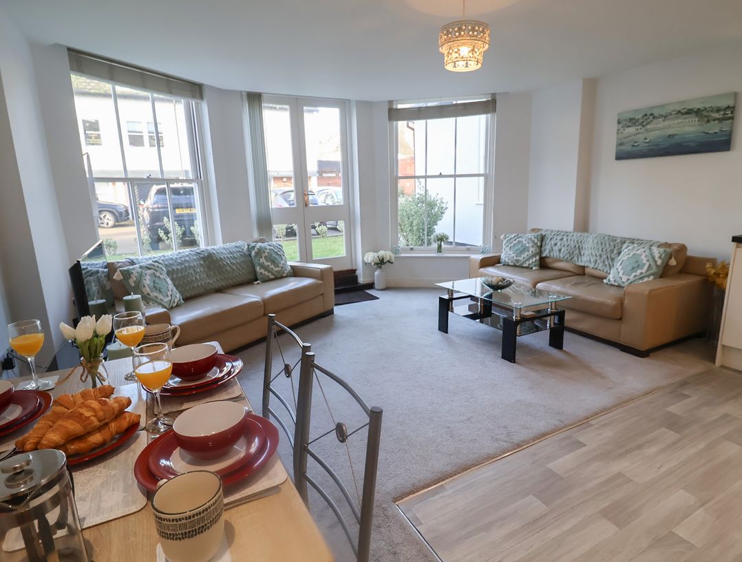 Stylish Central Ipswich Apartment Near the Waterfront with Parking