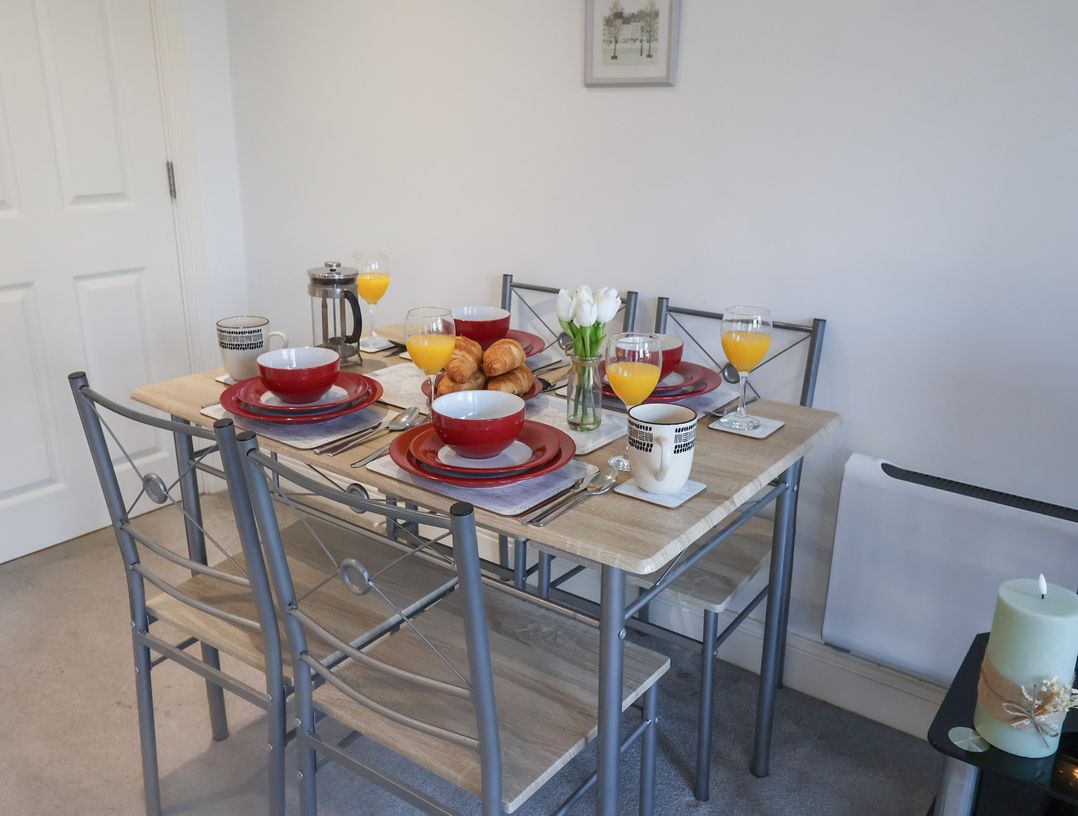 Stylish Central Ipswich Apartment Near the Waterfront with Parking