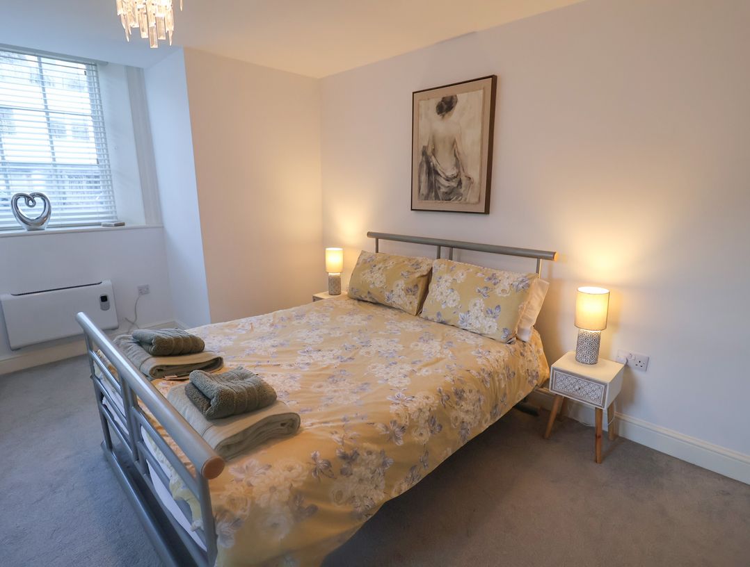 Stylish Central Ipswich Apartment Near the Waterfront with Parking