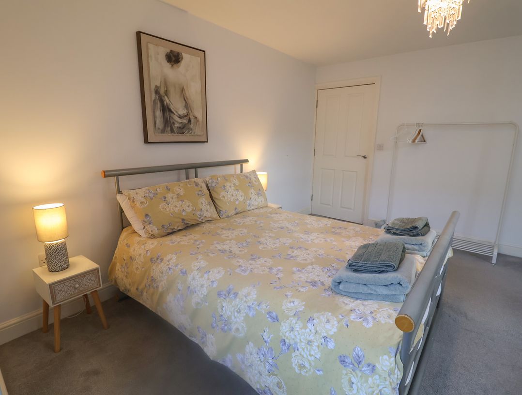 Stylish Central Ipswich Apartment Near the Waterfront with Parking