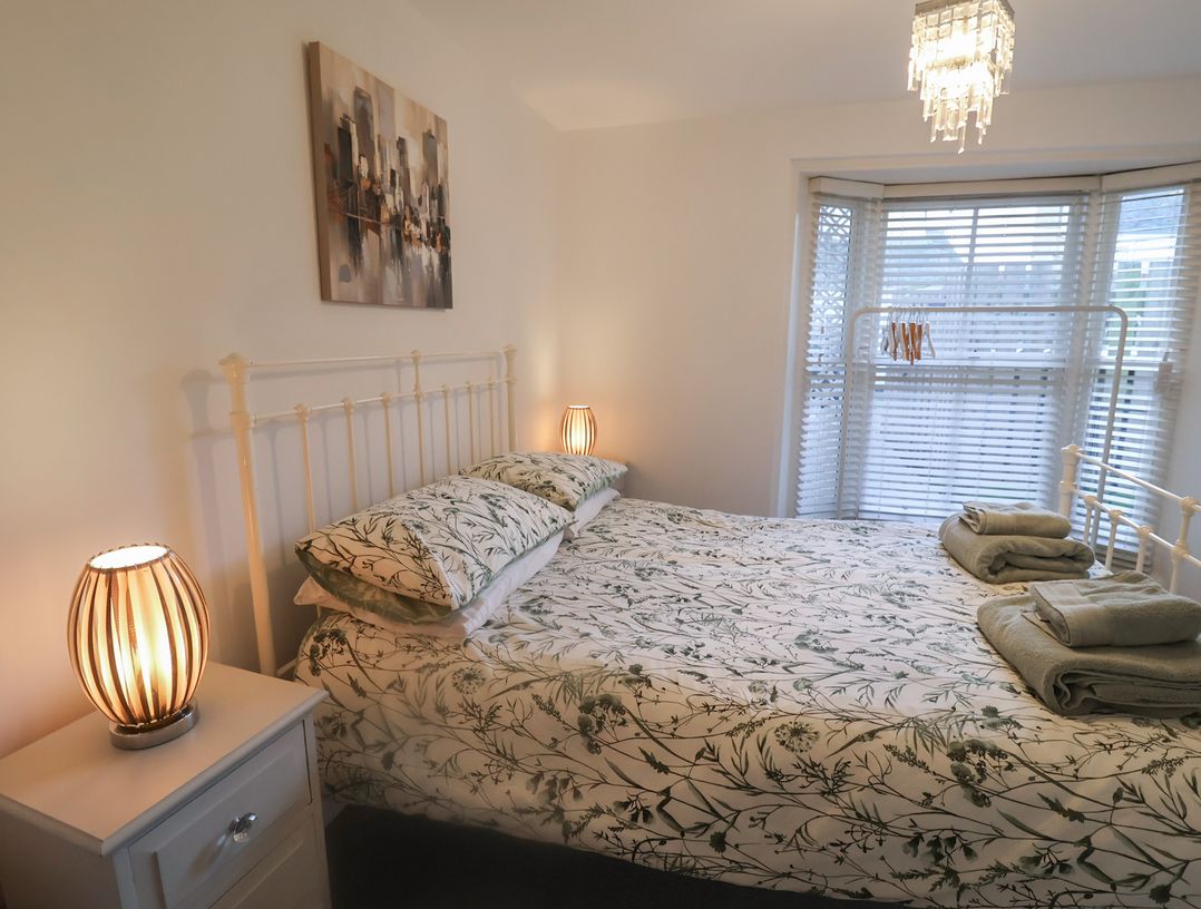 Stylish Central Ipswich Apartment Near the Waterfront with Parking