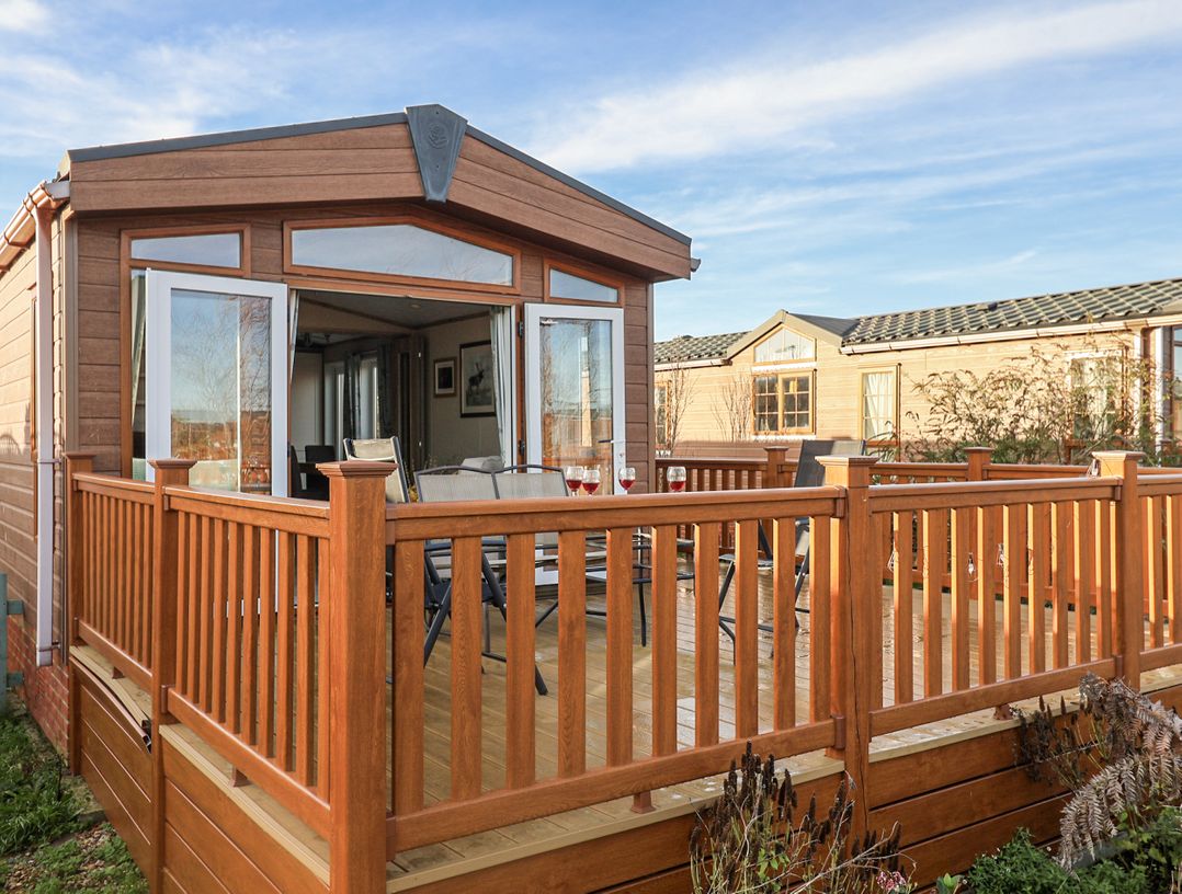 Fern Lodge with Hot Tub