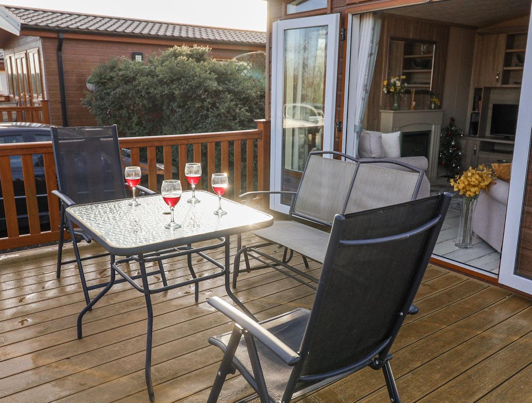 Fern Lodge with Hot Tub