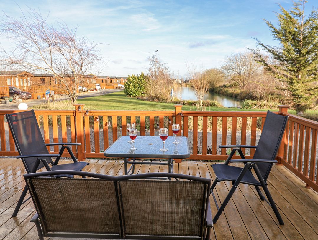 Fern Lodge with Hot Tub