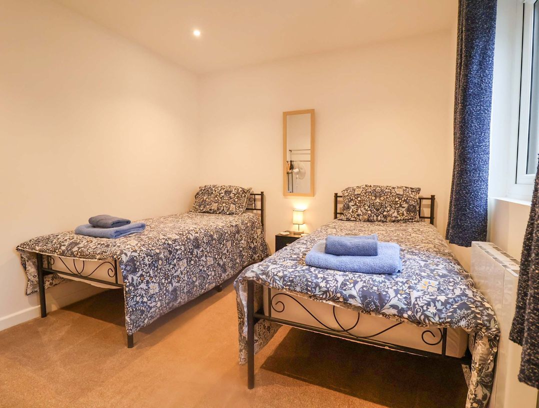Stylish Felixstowe Apartment with Fabulous Sea Views