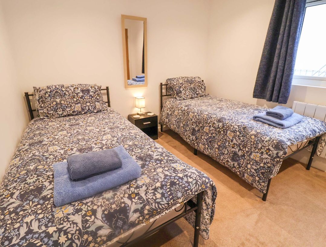 Stylish Felixstowe Apartment with Fabulous Sea Views