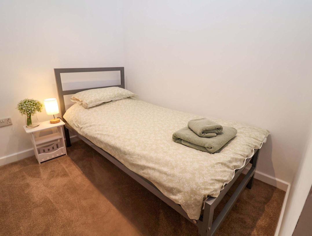 Stylish Felixstowe Apartment with Fabulous Sea Views