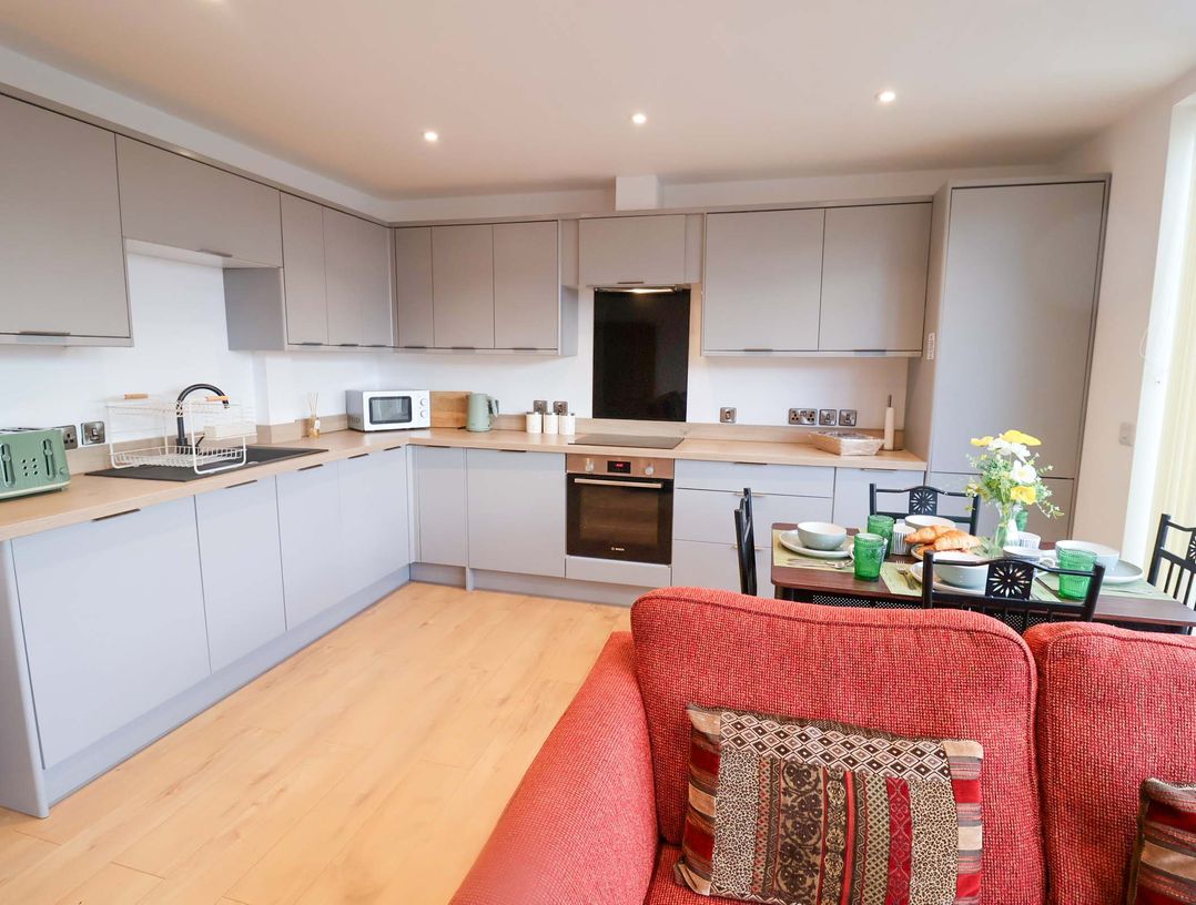 2B Hamilton Road
