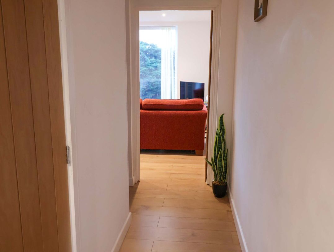 2B Hamilton Road