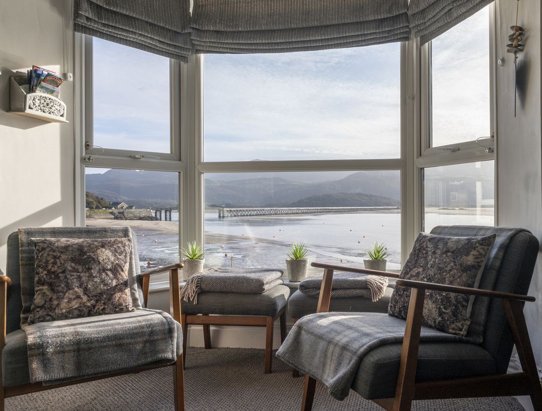 Harbour View - Flat 2 - Tudor House