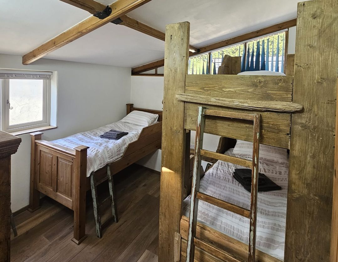 Pet Friendly 3Bed Barn Sleeps 7 Parking Garden