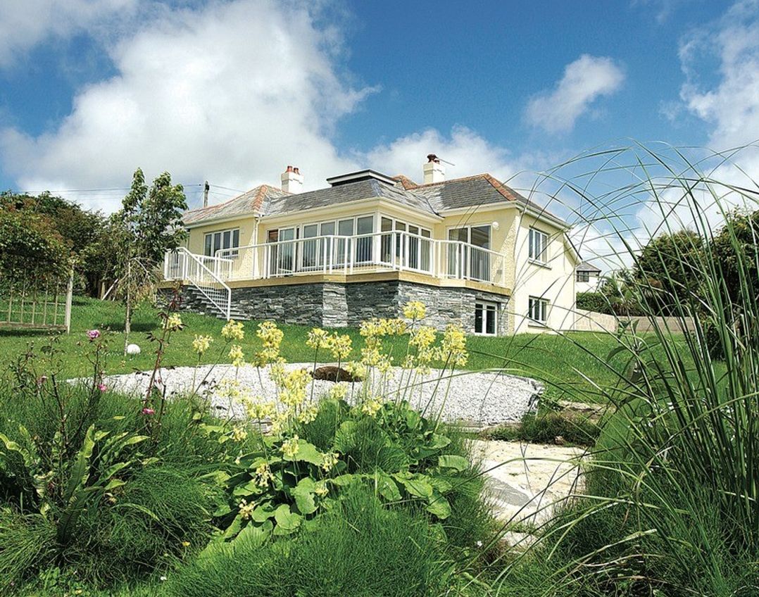 Thyme Bank in Trebetherick, Cornwall Cottages & Lodges