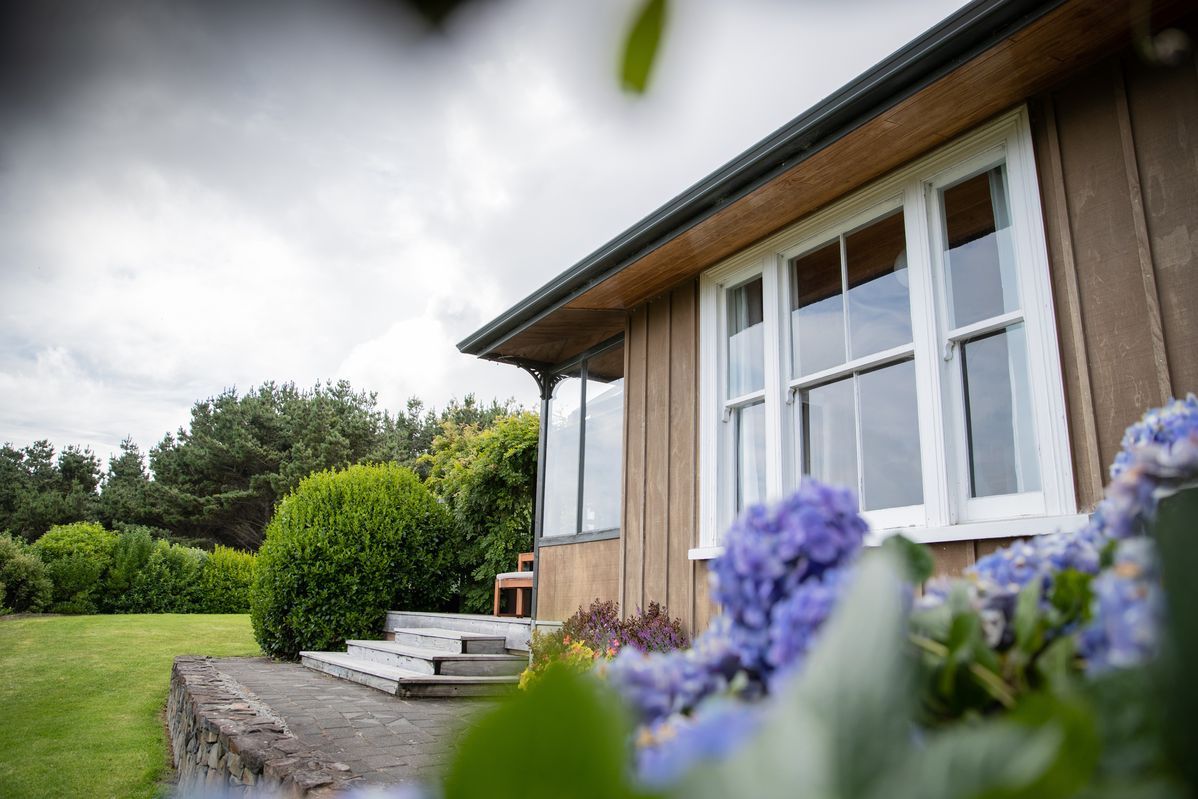 The Farm Cottage Raglan Holiday Home Bachcare Nz