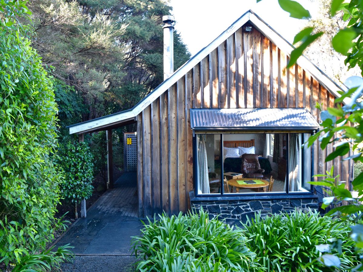 Woodside Cottage Akaroa Holiday Home Bachcare Nz