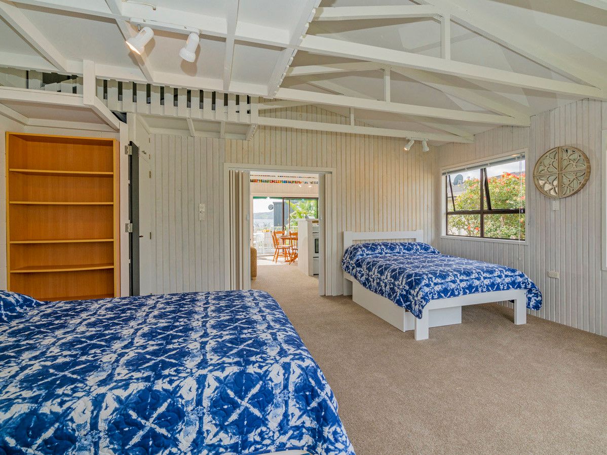 Captains Bach Cooks Upstairs Holiday Unit Bachcare Nz