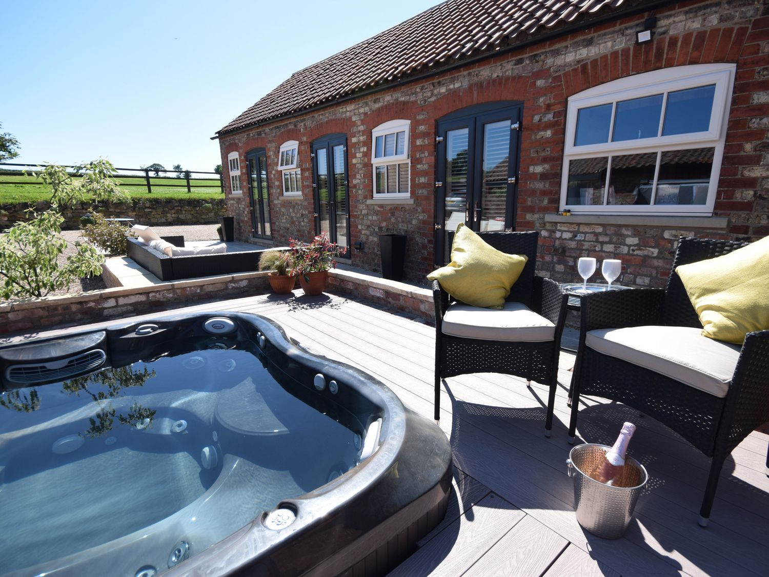 Sykes Lodge Malton Manor Fm North York Moors And Coast Self