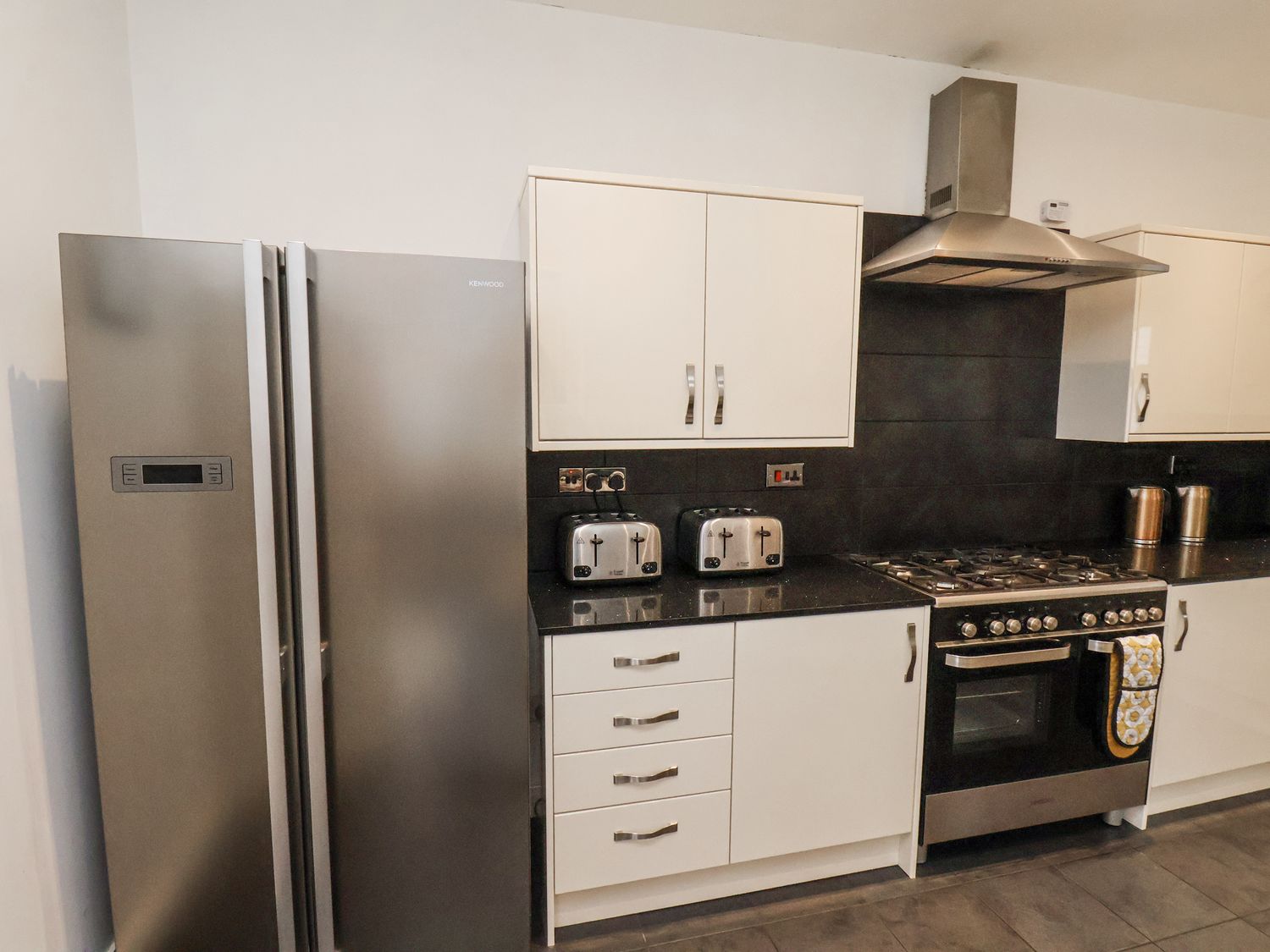 94 Tennyson Avenue, Scarborough