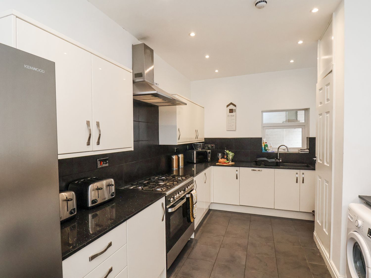 94 Tennyson Avenue, Scarborough