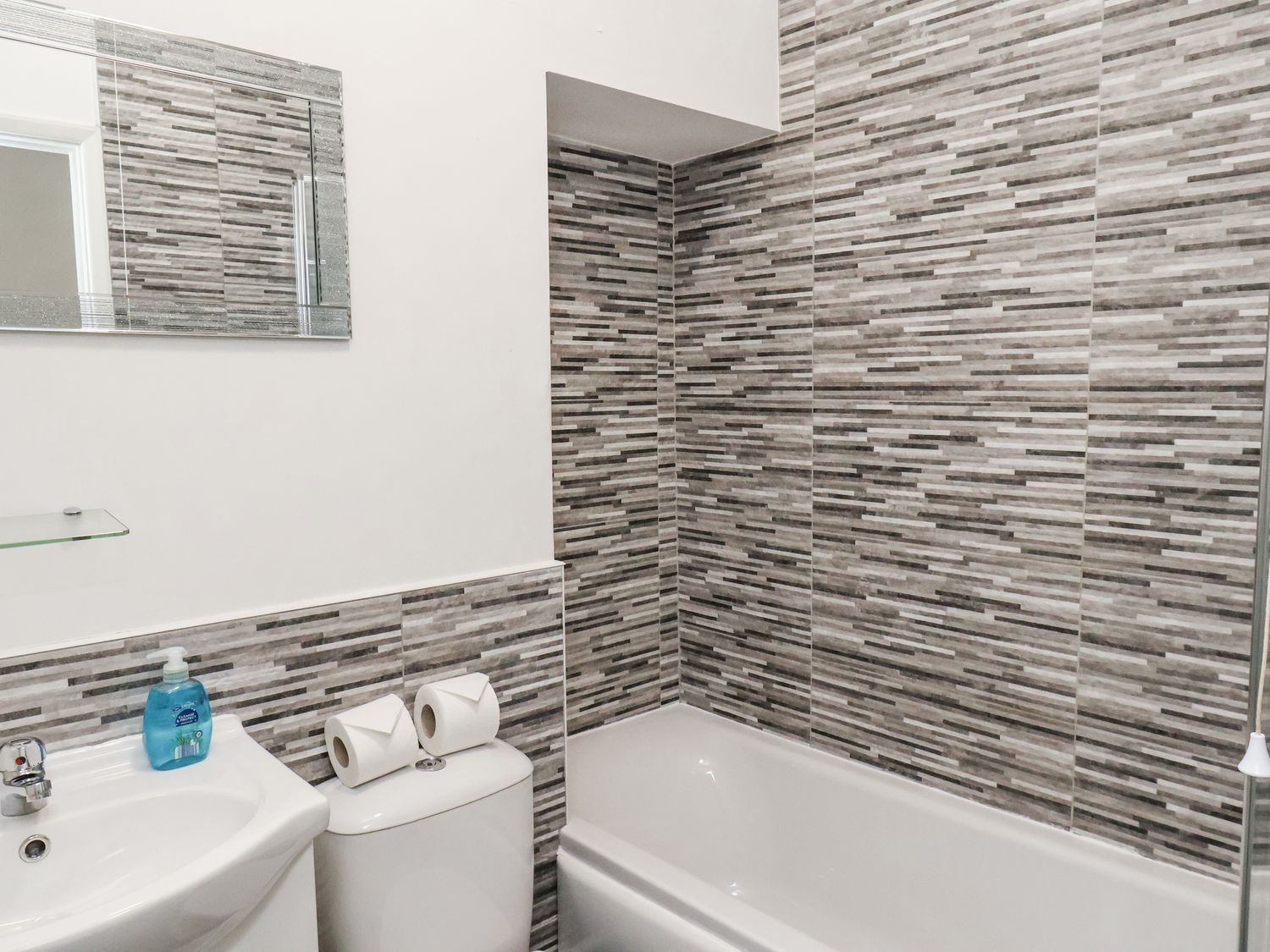 94 Tennyson Avenue, Scarborough