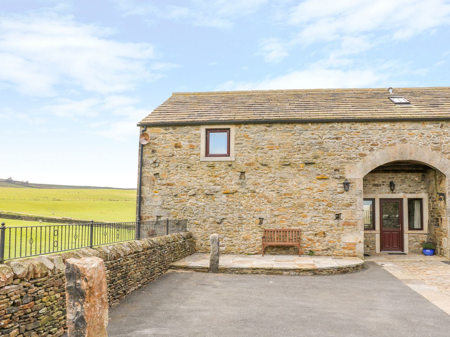 The Barn Draughton ( Ref 1001469 ) Holiday home in Draughton near Skipton in Yorkshire Dales