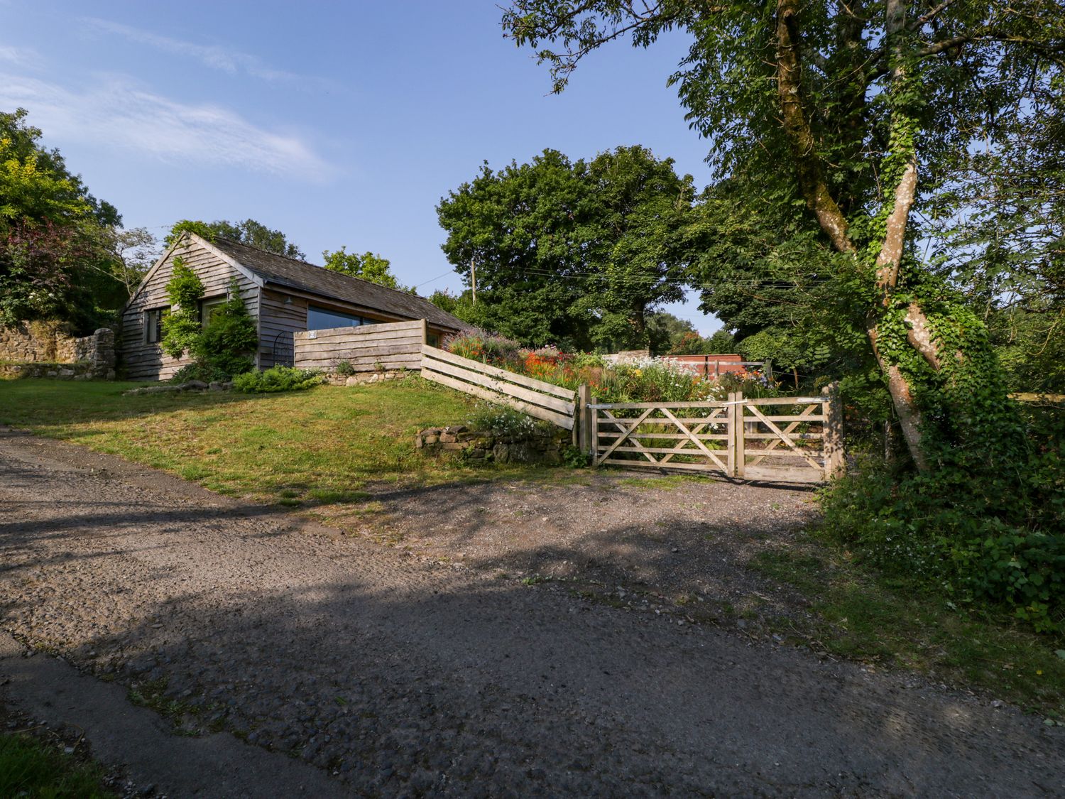 Black Cat Bach, Southern Wales