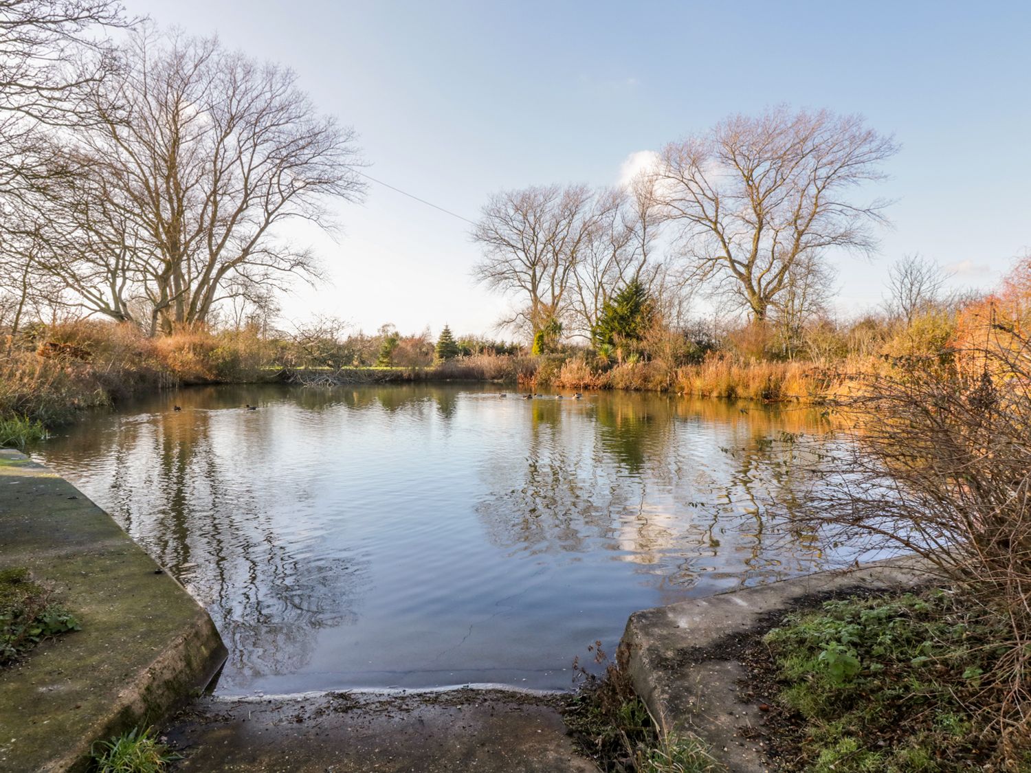 Pond View at Pakefield Hall, Pakefield - Suffolk - England : Cottages ...