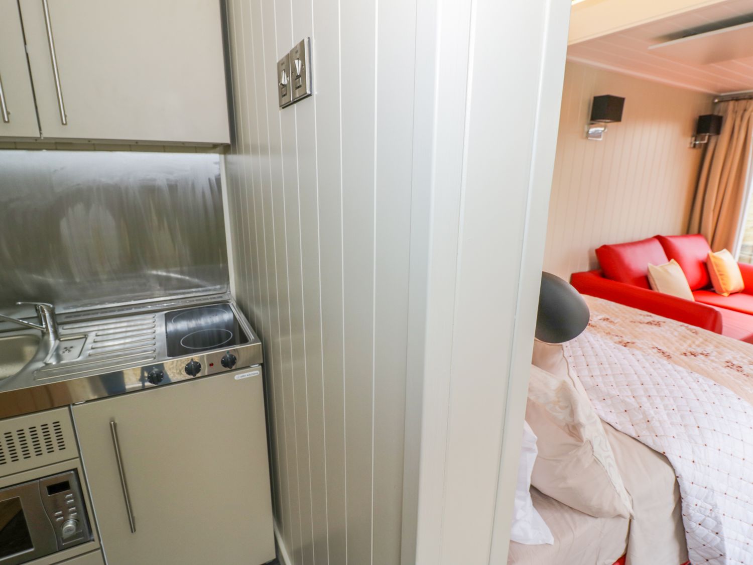 Alstroemeria, Worcestershire