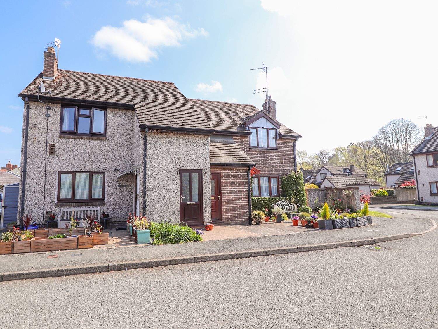 2 Maes Ffynnon, Denbighshire