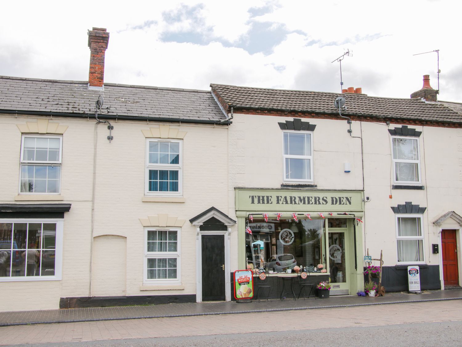 Swifts Nest, Cookley