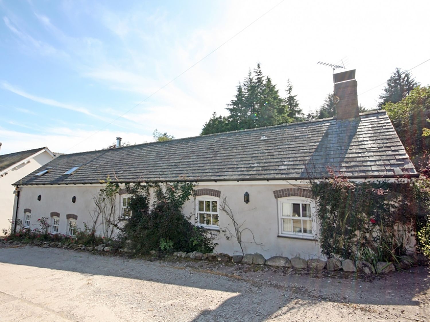 Llo Bach, Abergele