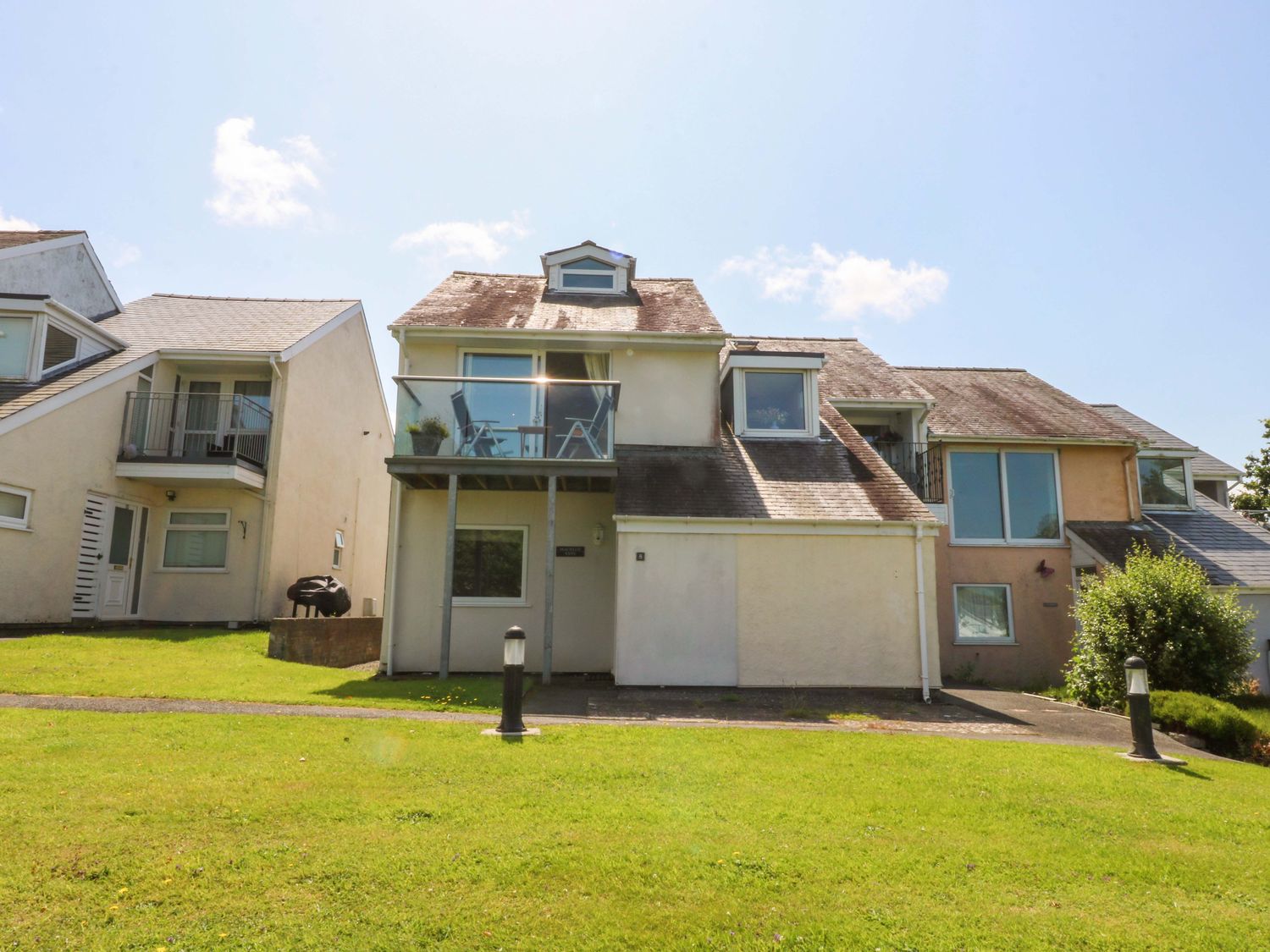 Machlud Ynys, Y Felinheli