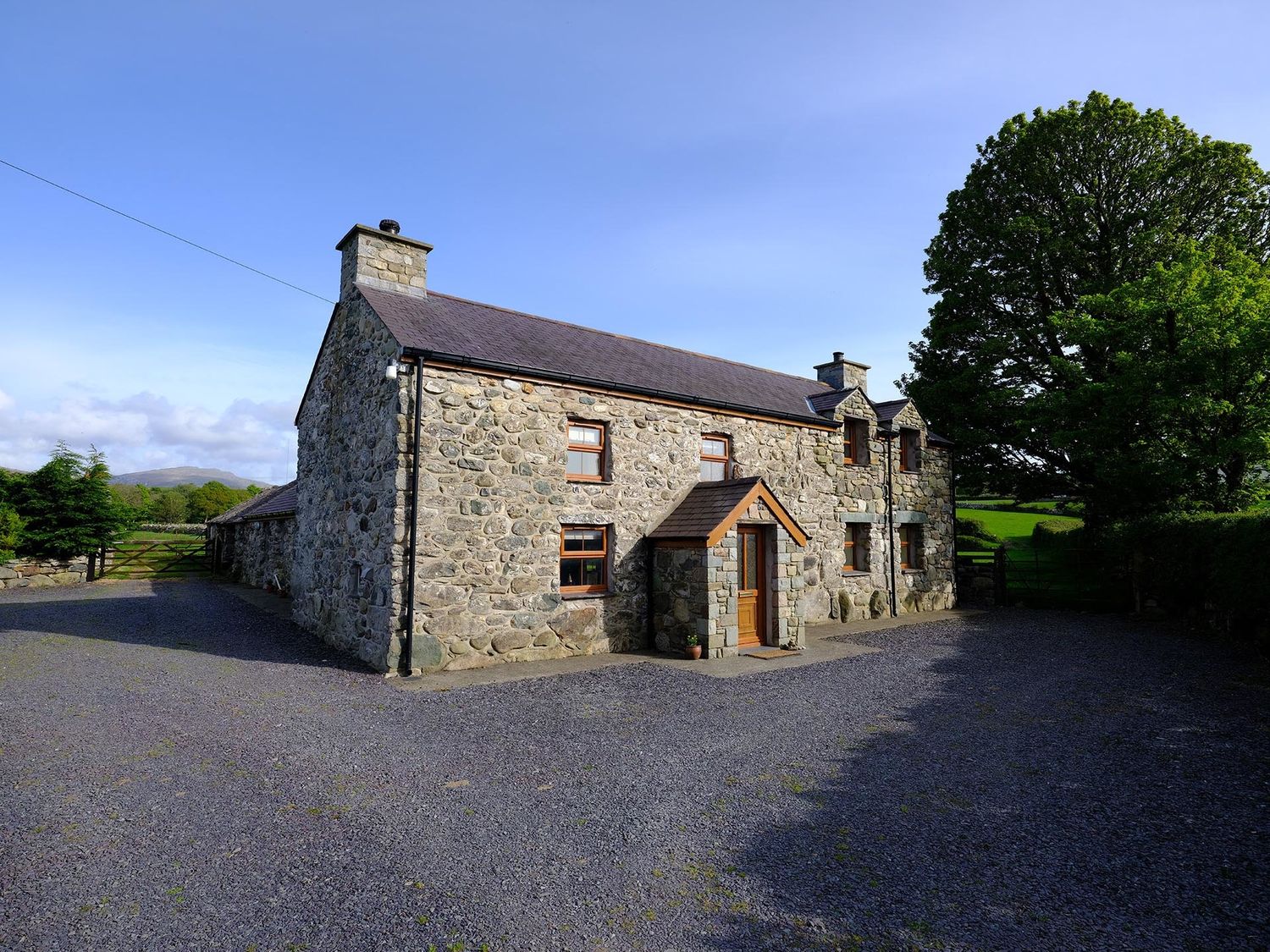 Pen Y Bont Pontllyfni Eithinogwen Self Catering Holiday Cottage