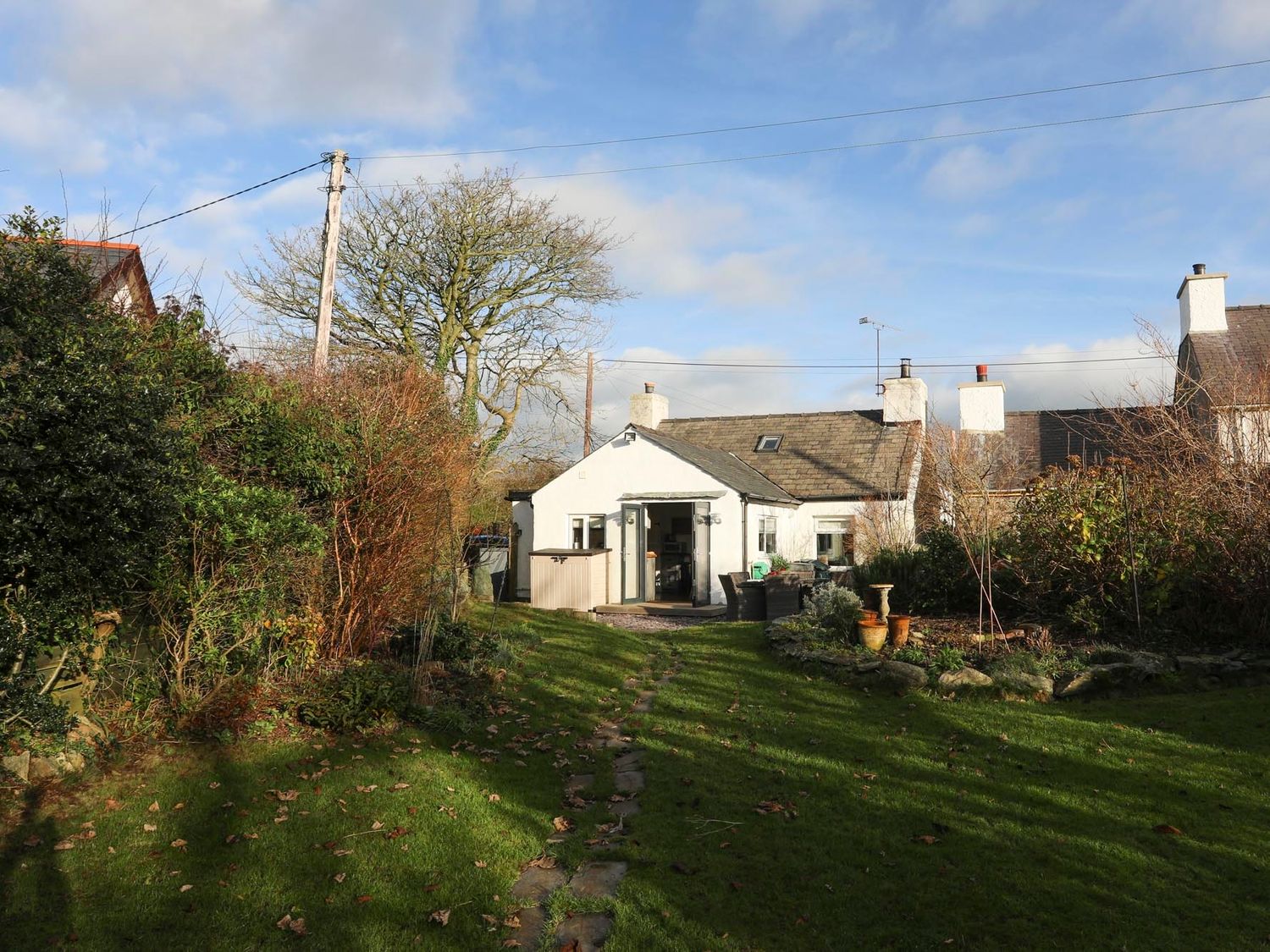Tyn Cae Elim, Llanddeusant Isle of Anglesey Wales Cottages For